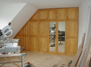 Einbauschrank weitere Infos -               www.Tischlerei-Bornemann.de oder                  Tel.:036331/46474